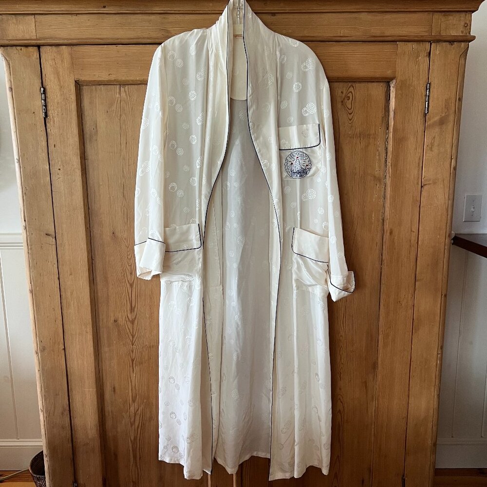 Vintage Ivory Robe Made in Shanghai w/Ship Emblem Size 42 100% Pure Silk